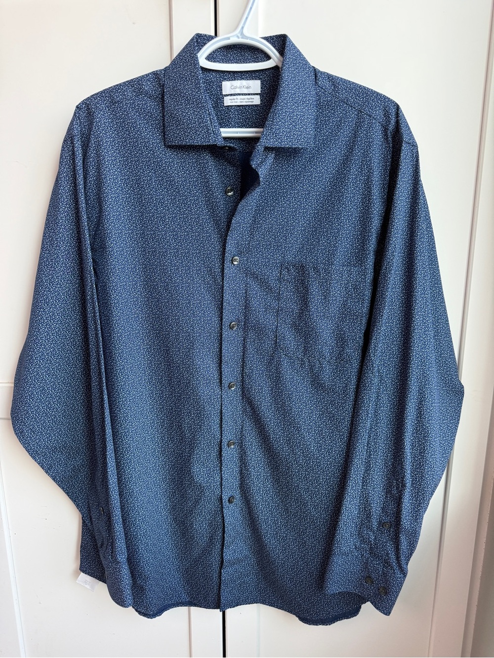 100% Cotton Calvin Klein Men’s Large Regular Fit 16.5 Neck 34/35 Sleeve